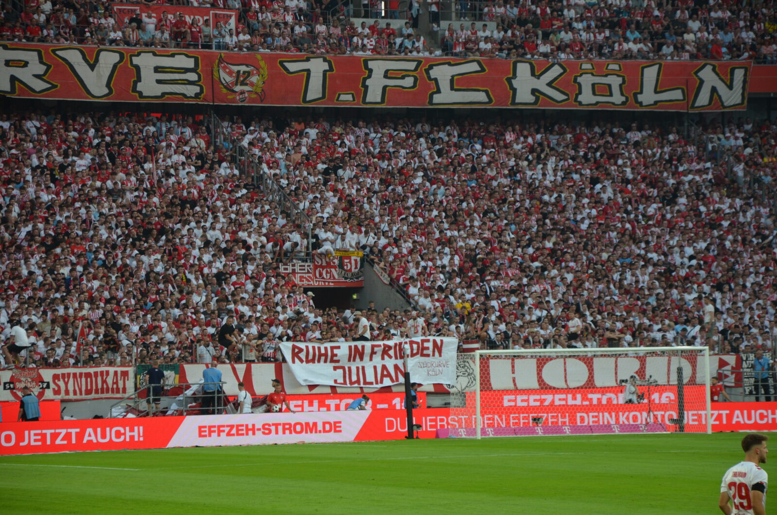1. FC Köln – Hamburger SV 1-2 (53)