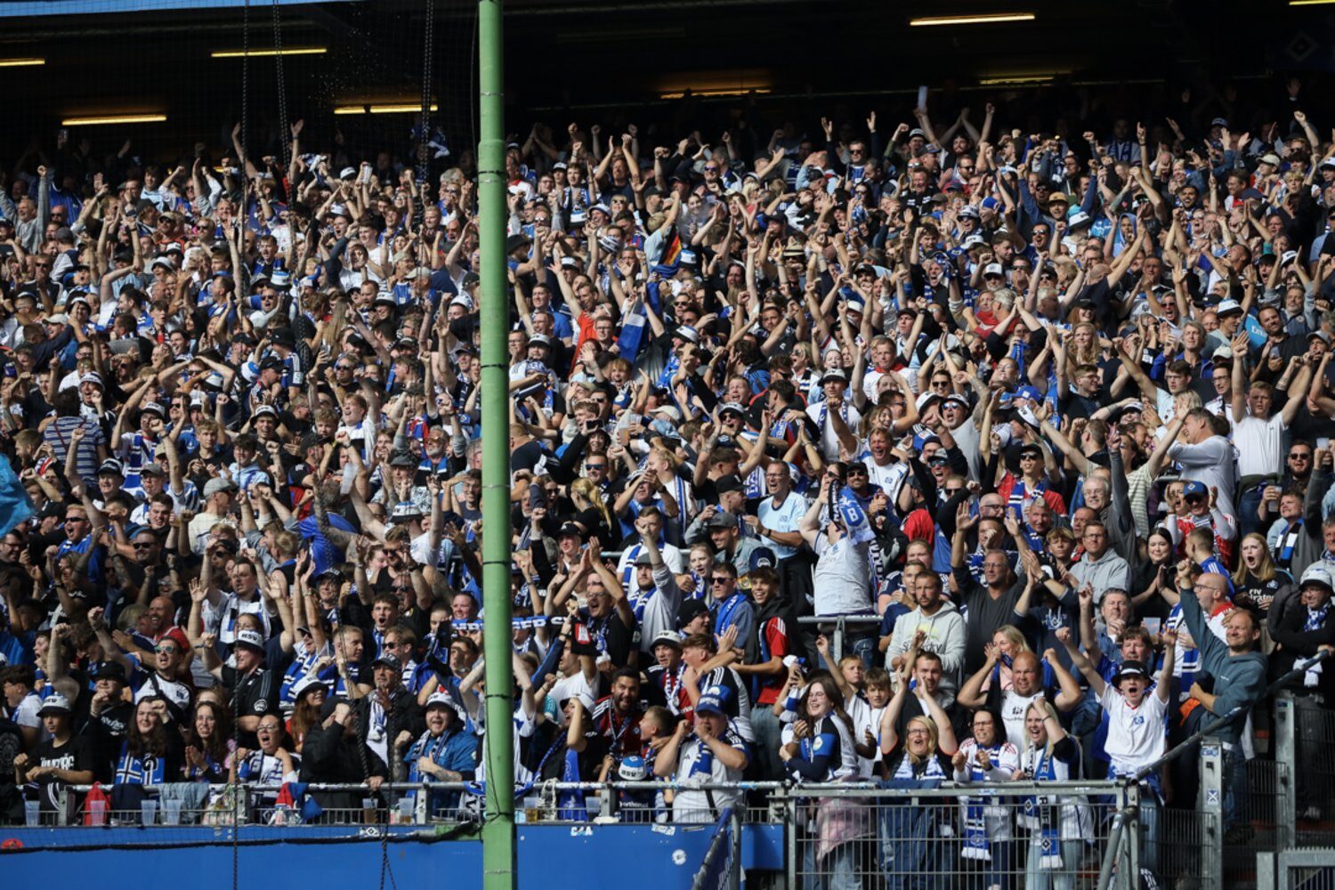 Hamburger SV – SSV Jahn Regensburg 5-0 (18)