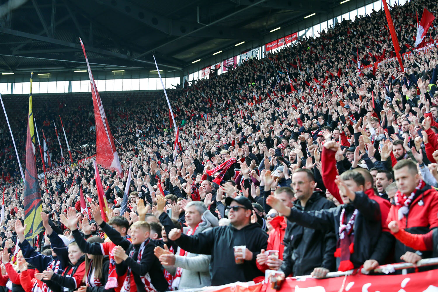 1. FC Kaiserslautern – SV Wehen 1-1 (10)