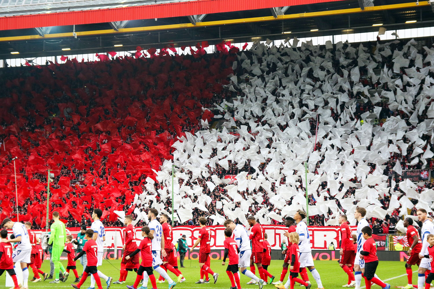 1. FC Kaiserslautern – Karlsruher SC 3-1 (1)