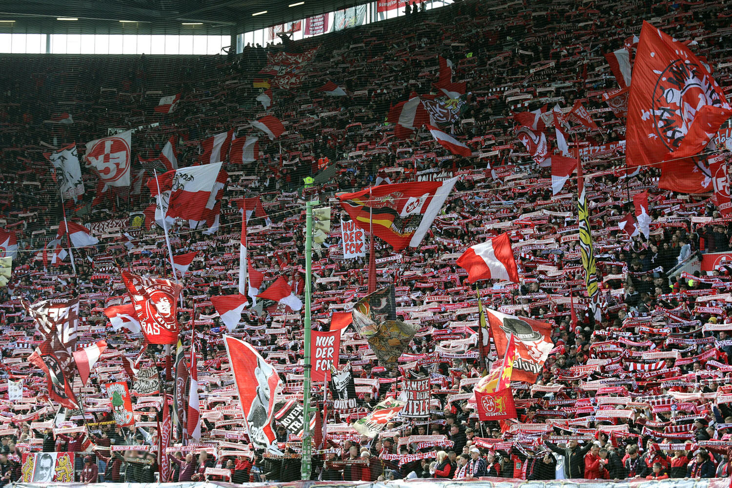 1. FC Kaiserslautern – SV Wehen 1-1 (12)