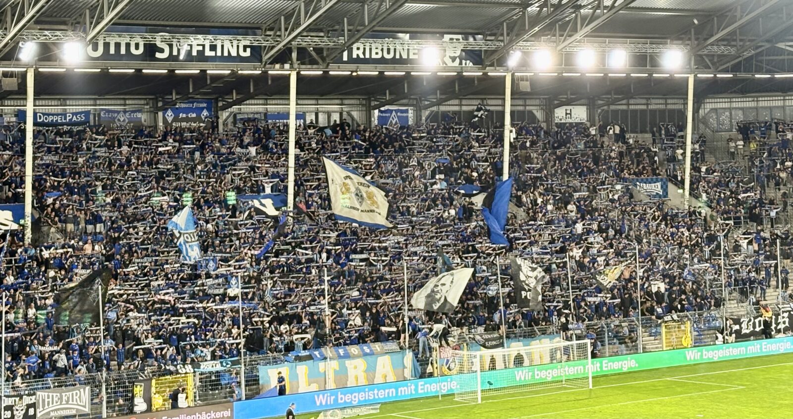 SV Waldhof Mannheim – Viktoria Köln 2-0 (4)