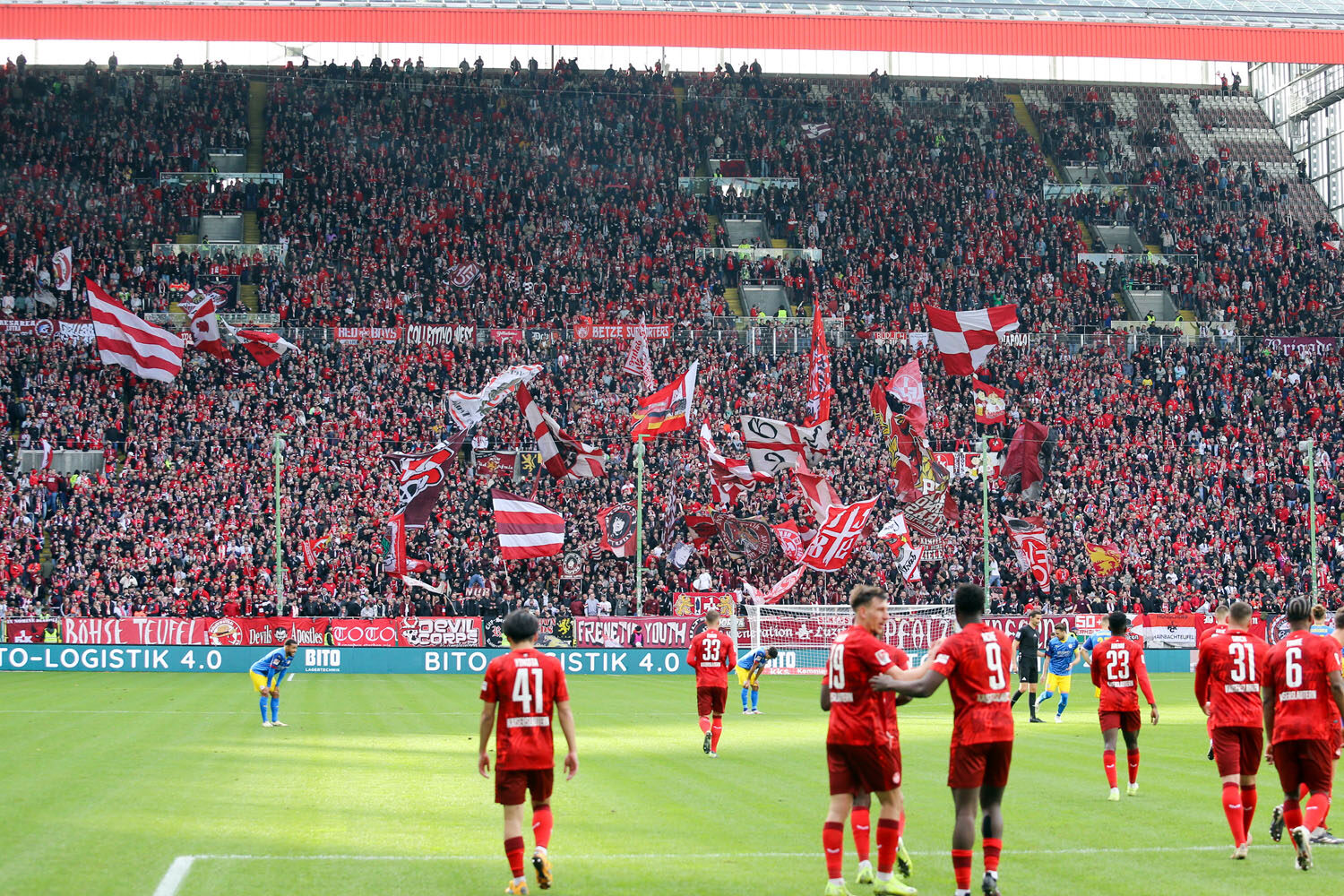 1. FC Kaiserslautern – Eintracht Braunschweig 3-2 (15)