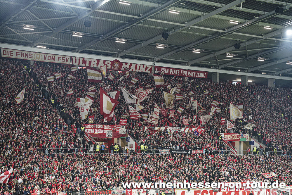 1. FSV Mainz 05 – FC Bayern München 0-4 (16)