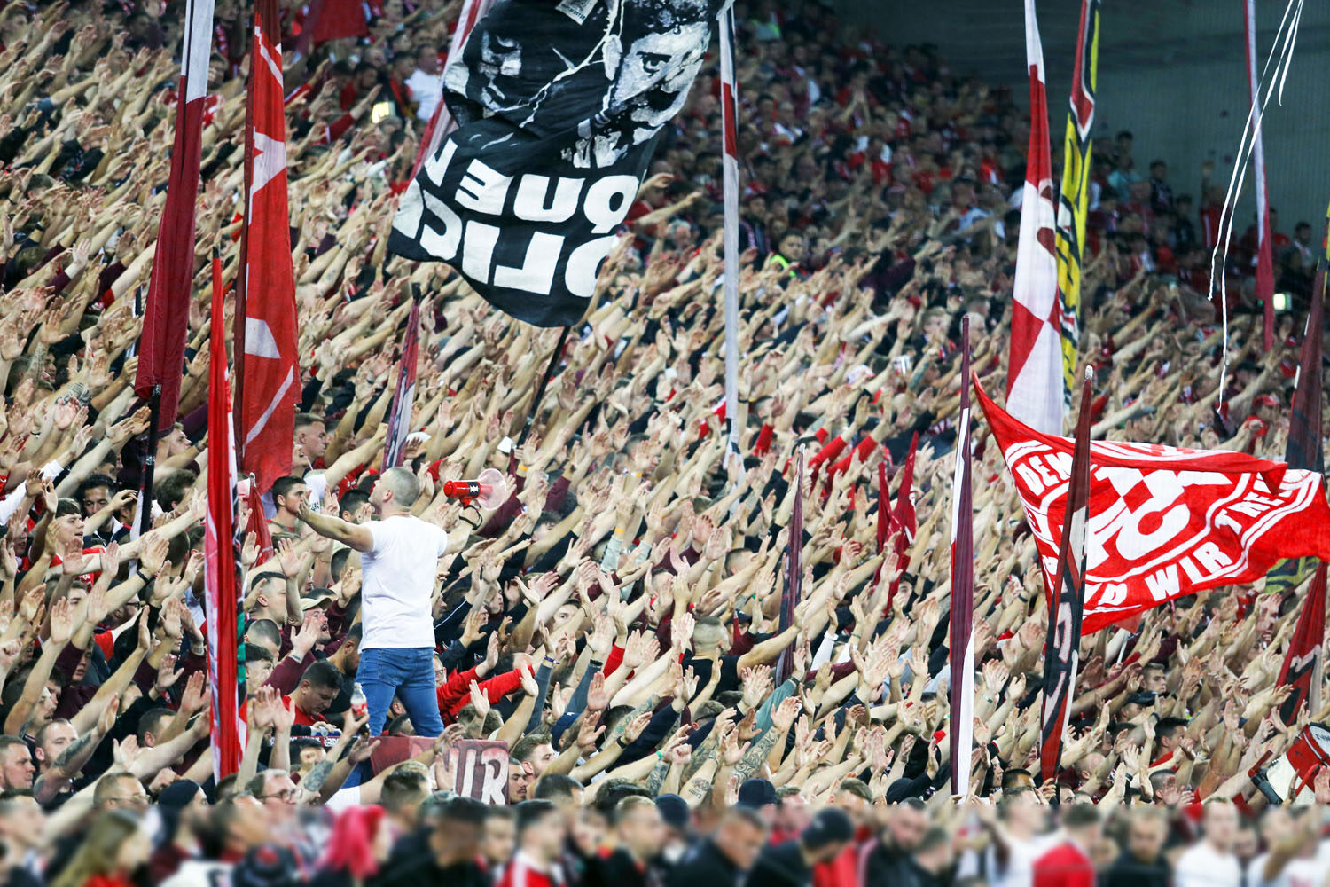 1. FC Kaiserslautern – Hamburger SV 2-2 (17)