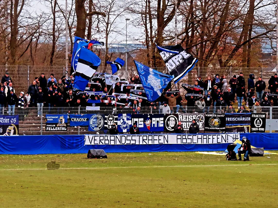 FC Gießen – SV Eintracht Trier 0-3 (4)