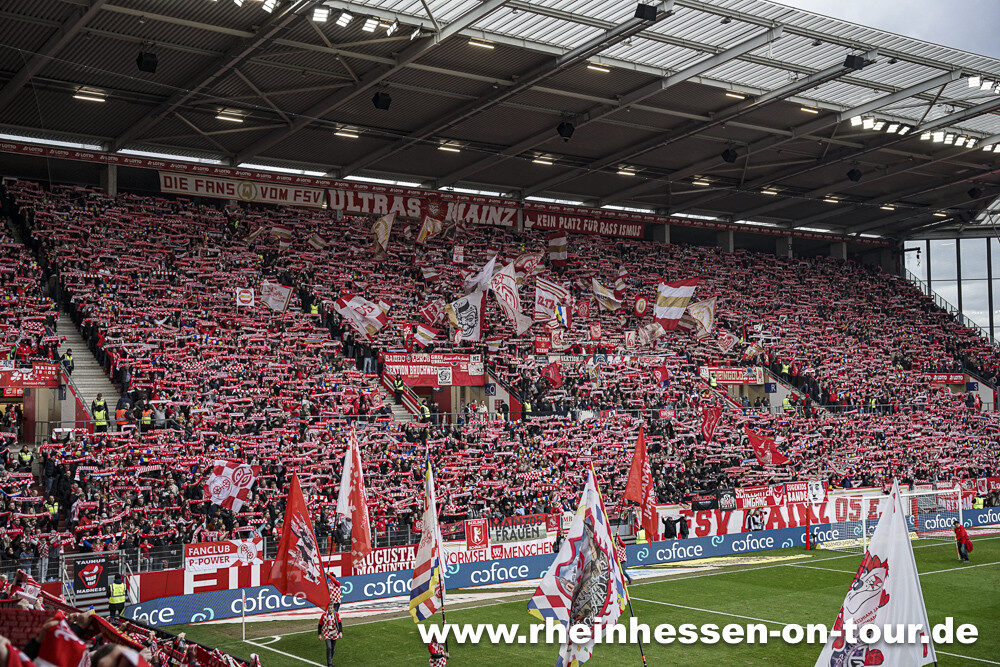 1. FSV Mainz 05 – VfB Stuttgart 2-0 (10)