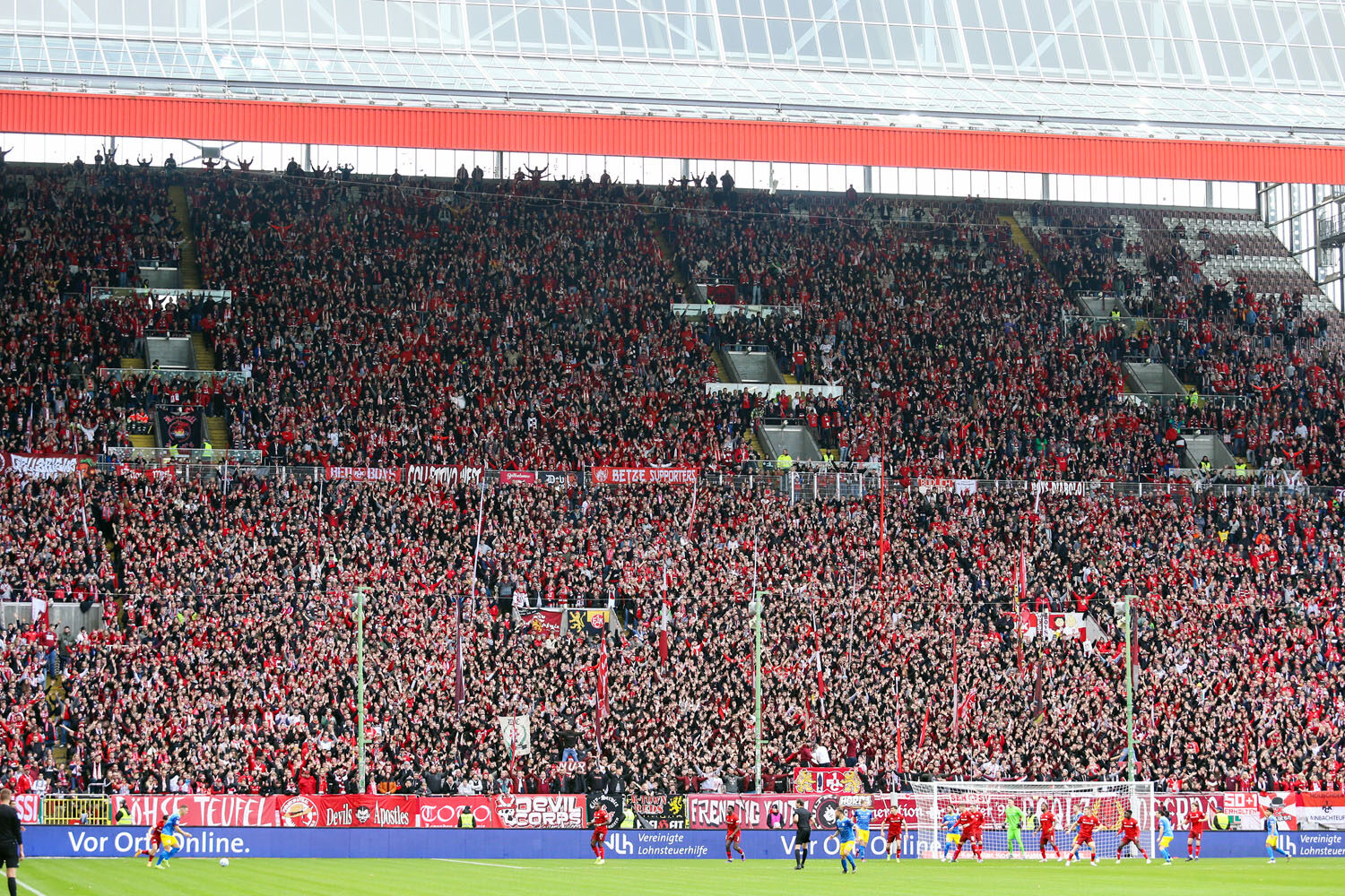 1. FC Kaiserslautern – Eintracht Braunschweig 3-2 (5)