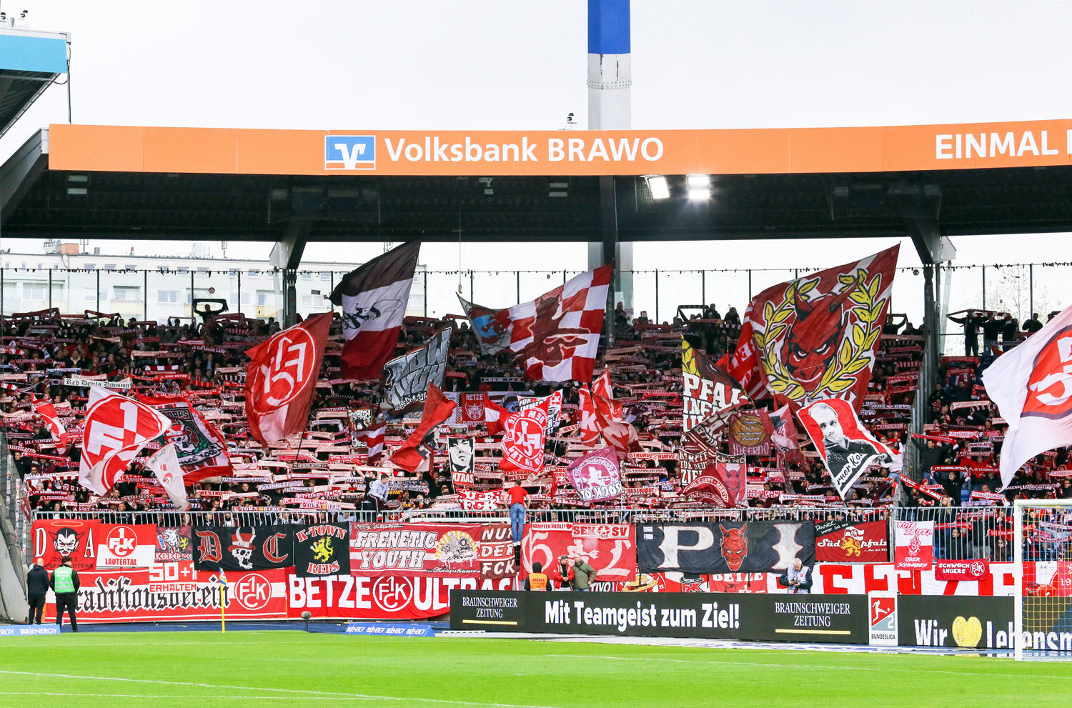 Eintracht Braunschweig – 1. FC Kaiserslautern 2-0 (5)