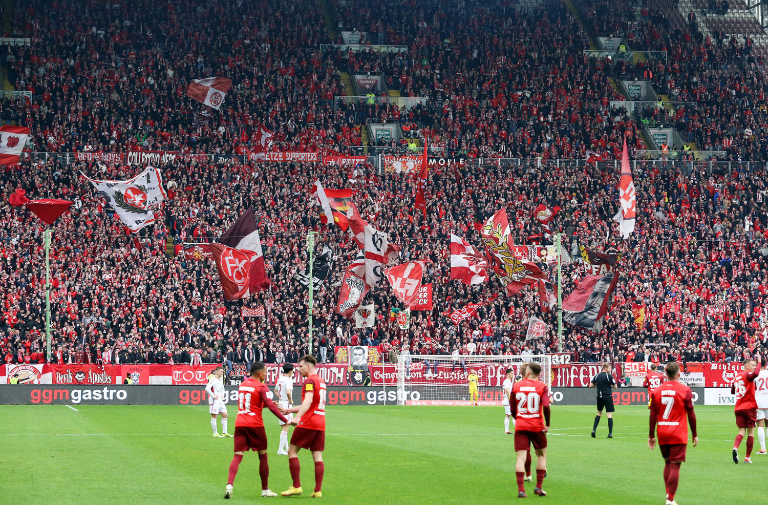1. FC Kaiserslautern – Fortuna Düsseldorf 1-3 (9)