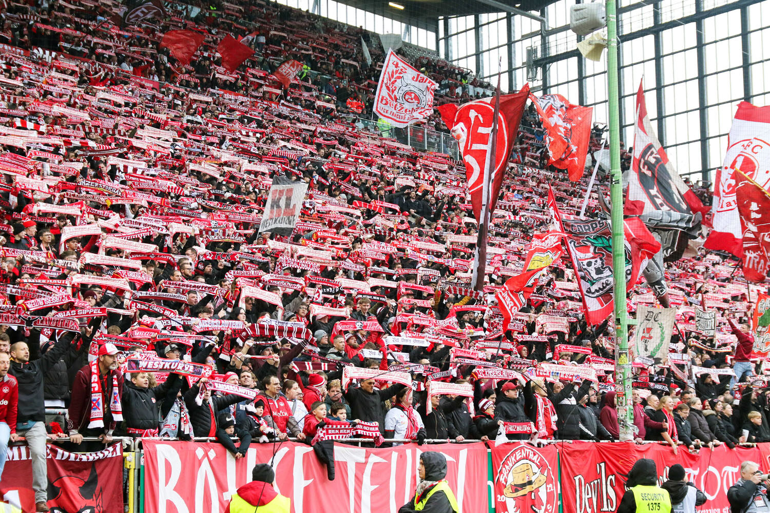 1. FC Kaiserslautern – Karlsruher SC 3-1 (19)