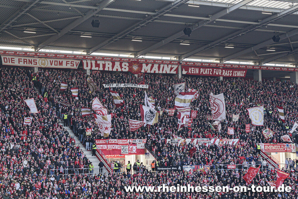 1. FSV Mainz 05 – FC Augsburg 0-0 (8)