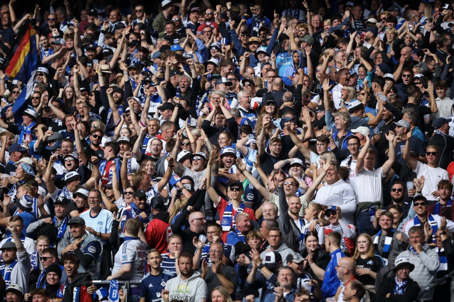 Hamburger SV – SSV Jahn Regensburg 5-0 (17)