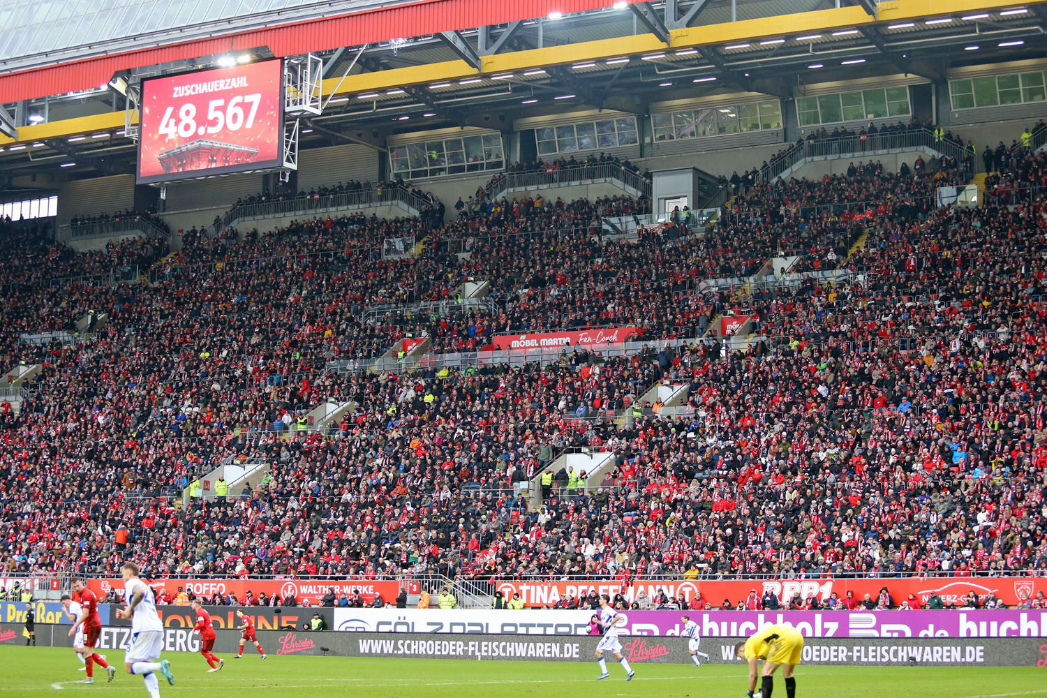 1. FC Kaiserslautern – Karlsruher SC 3-1 (13)
