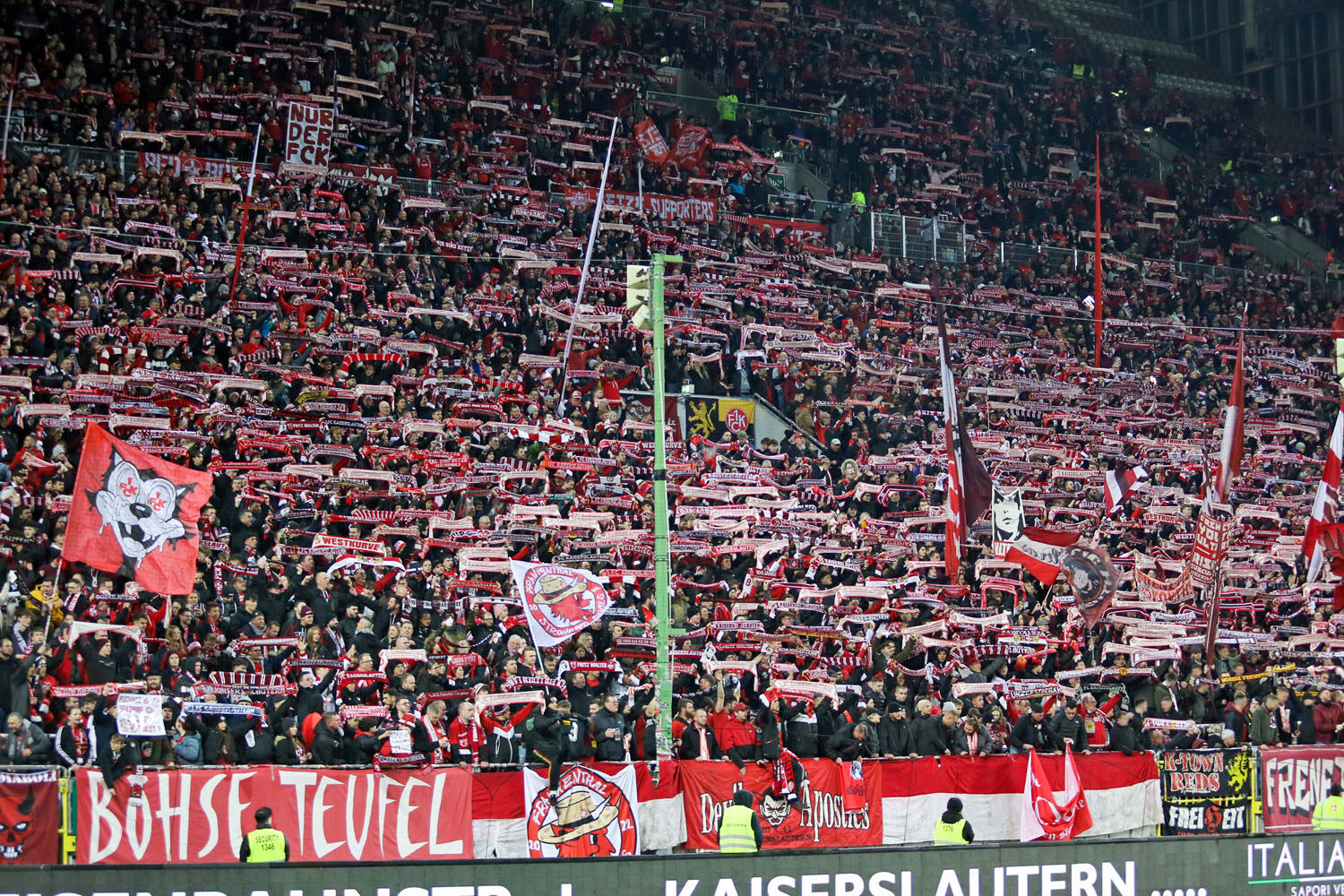 1. FC Kaiserslautern – FC Schalke 04 4-1 (4)