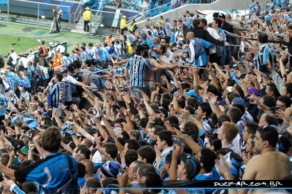 Gremio Porto Alegre vs Atletico Parananse (1-0) (8)