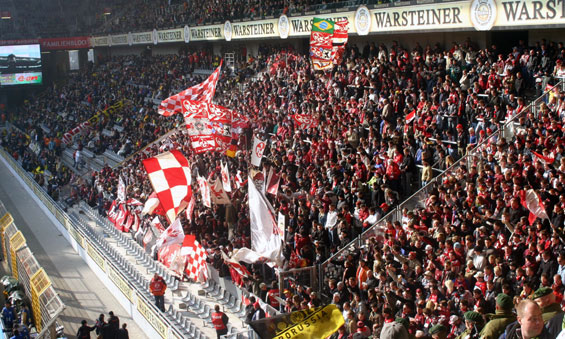 Borussia Dortmund vs 1. FC Kaiserslautern (2-1)