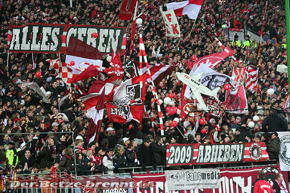 1. FC Kaiserslautern vs SC Freiburg (2-0)