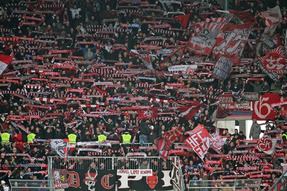 FC Augsburg vs 1. FC Kaiserslautern (2-2)