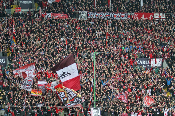 1. FC Kaiserslautern vs Borussia Mönchengladbach (1-2)