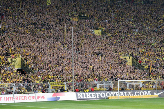 Borussia Dortmund vs Hamburger SV (2-0)