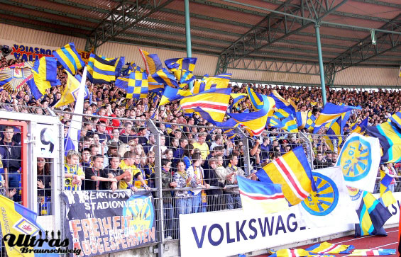 Eintracht Braunschweig vs TuS Koblenz (0-2)