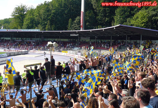FC Erzgebirge Aue vs Eintracht Braunschweig (0-2)