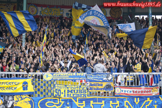 Eintracht Braunschweig vs TuS Koblenz (4-1)