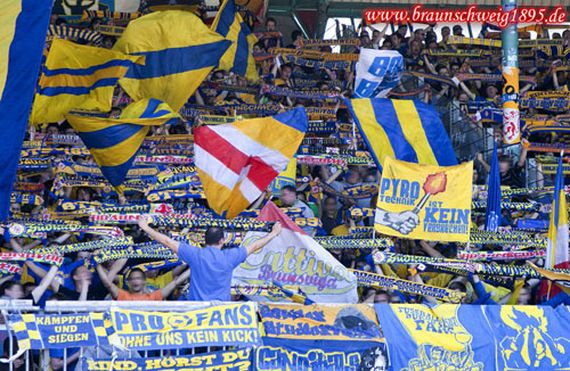 Eintracht Braunschweig vs VfB Stuttgart II (2-1)