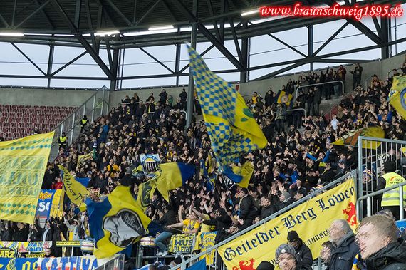 FC Augsburg vs Eintracht Braunschweig (4-1)