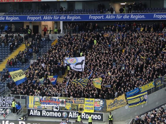 Eintracht Frankfurt vs Eintracht Braunschweig (3-0)