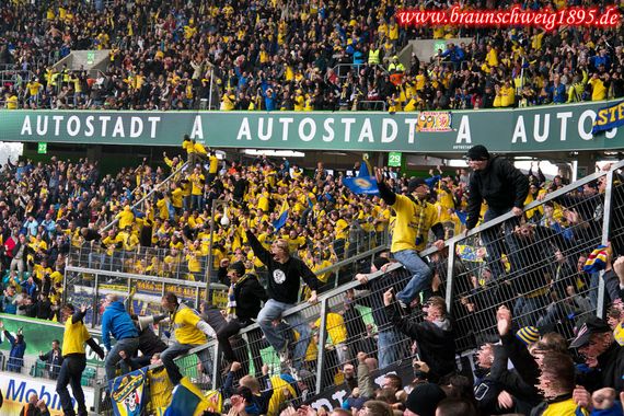 VfL Wolfsburg vs Eintracht Braunschweig (2-0)