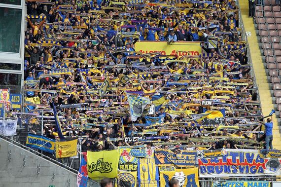 1. FC Kaiserslautern vs Eintracht Braunschweig (2-1)