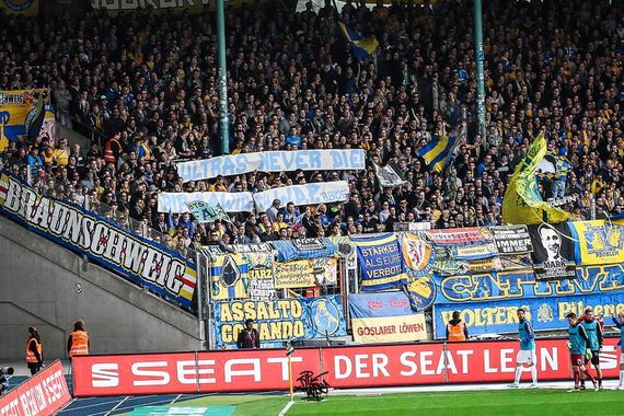 Eintracht Braunschweig vs Karlsruher SC (0-2)