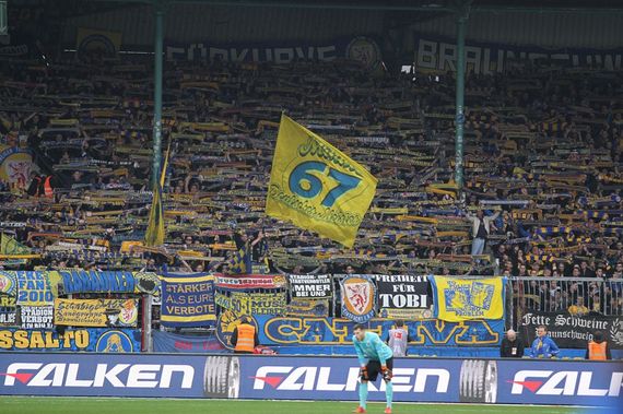 Eintracht Braunschweig vs 1. FC Kaiserslautern (1-1)