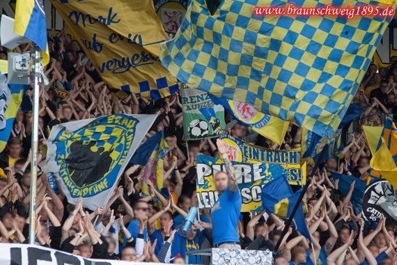 Eintracht Braunschweig vs SV Sandhausen (2-1)