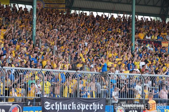 Eintracht Braunschweig vs Karlsruher SC (1-1)
