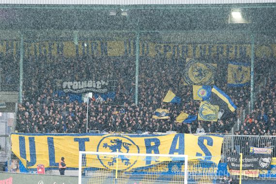 Eintracht Braunschweig vs Würzburger Kickers (2-2)