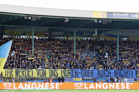 Eintracht Braunschweig vs 1. FC Kaiserslautern (1-4)