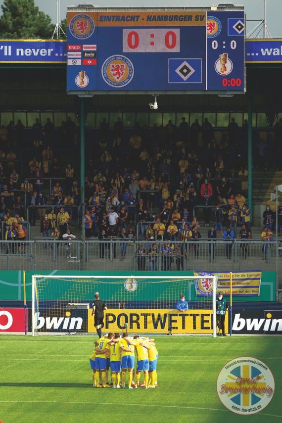 Eintracht Braunschweig vs Hamburger SV (1-2)