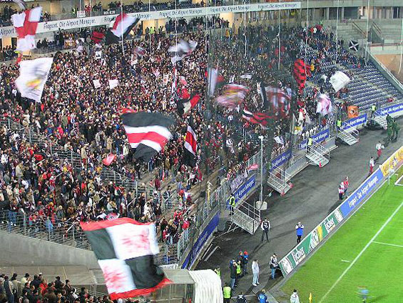 Eintracht Frankfurt vs FC Rot-Weiß Erfurt (2-1)