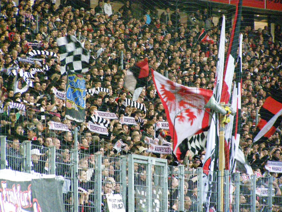 Eintracht Frankfurt vs Karlsruher SC (2-1)