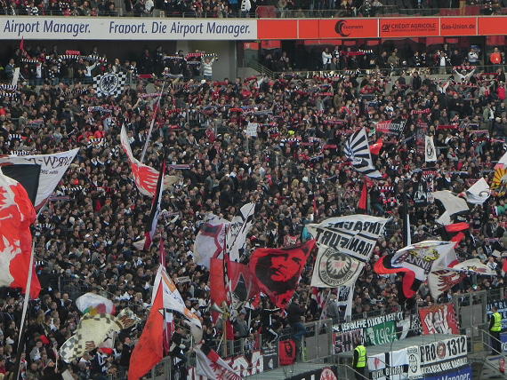 Eintracht Frankfurt vs FC St. Pauli (2-1)
