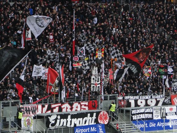 Eintracht Frankfurt vs Karlsruher SC (2-0)