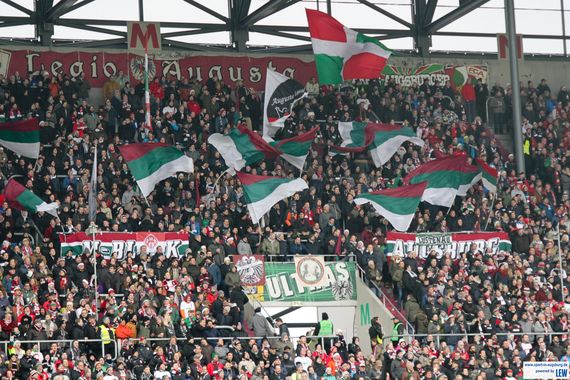 FC Augsburg vs Borussia Mönchengladbach (1-0)