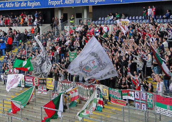 Eintracht Frankfurt vs FC Augsburg (1-2)