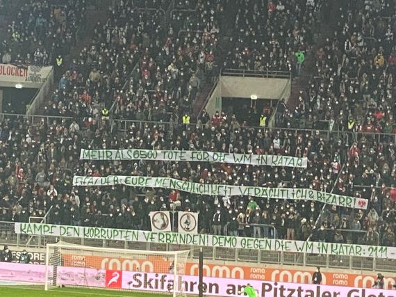 FC Augsburg vs FC Bayern München (2-1)