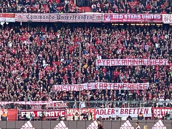 FC Bayern München vs FC Augsburg (2-0)