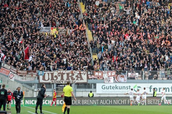 1. FC Kaiserslautern vs FC St. Pauli (1-2)