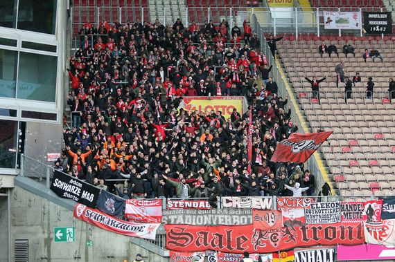 1. FC Kaiserslautern vs Hallescher FC (1-0)